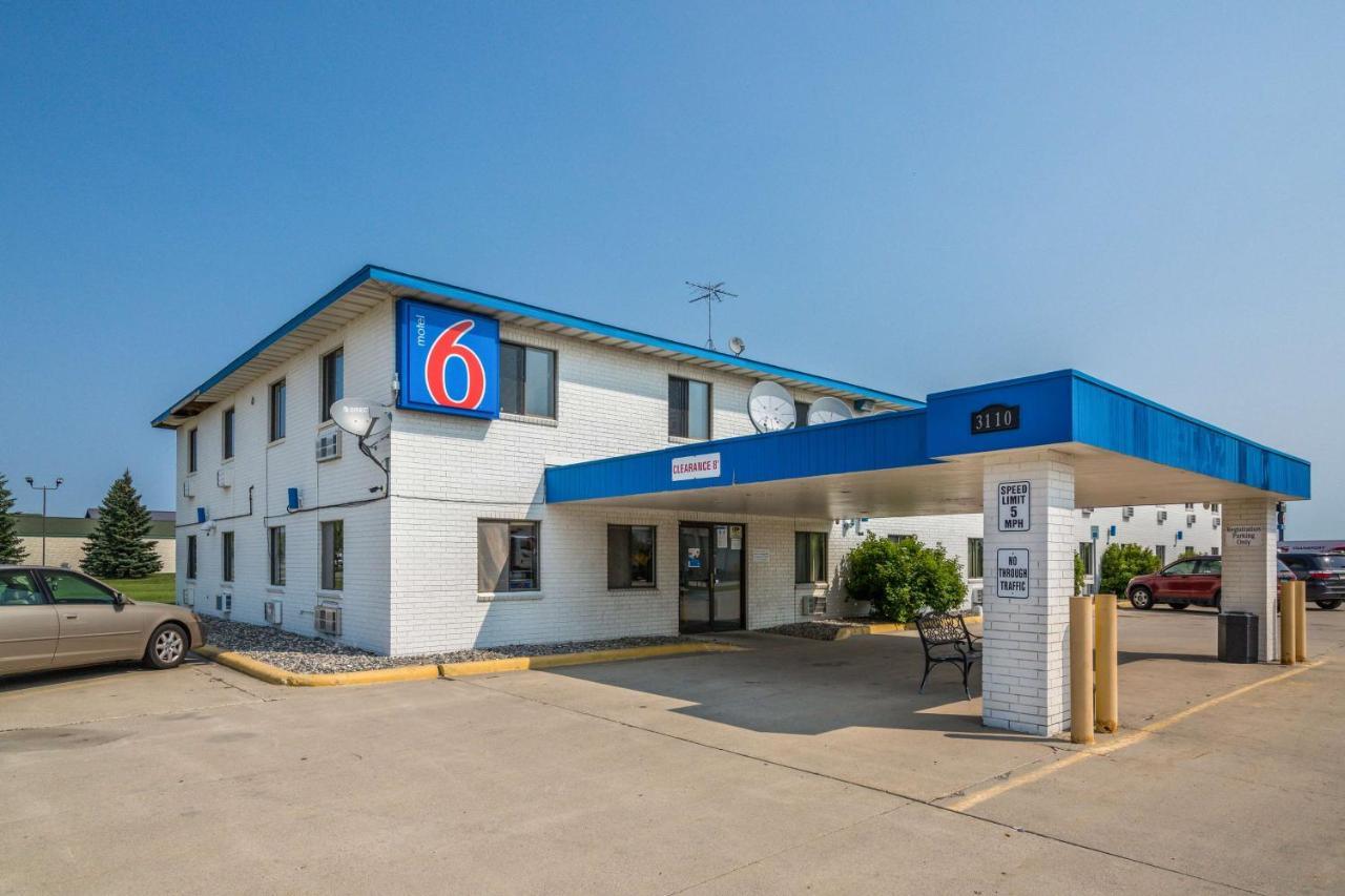 Motel 6-Fargo, Nd - South Exterior photo